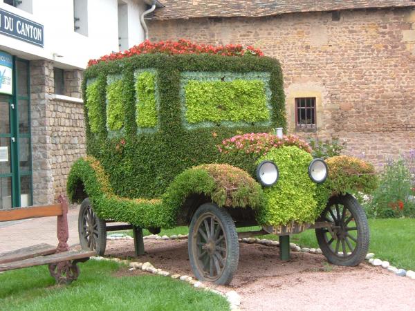 verano2005 026

Marcigny. Borgo�a. Oficina de Turismo