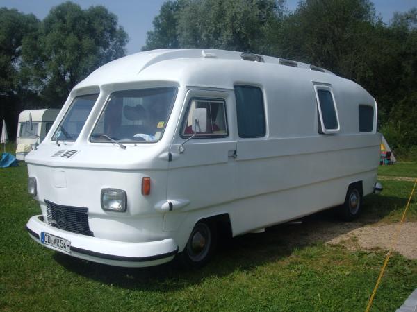 verano2005 170

Nuestros vecinos de Hamburgo.    300.000km. Mercedes velocidad maxima 60km/h.  su due�o... 78 a�os