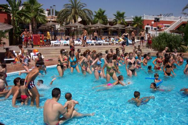 Piscina del Camping Internacional la Marina en Elche.